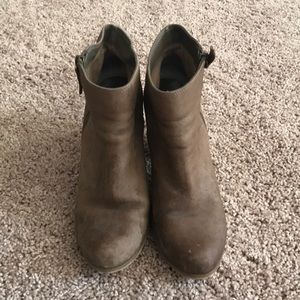 Gently pre owned gray/brown booties.
